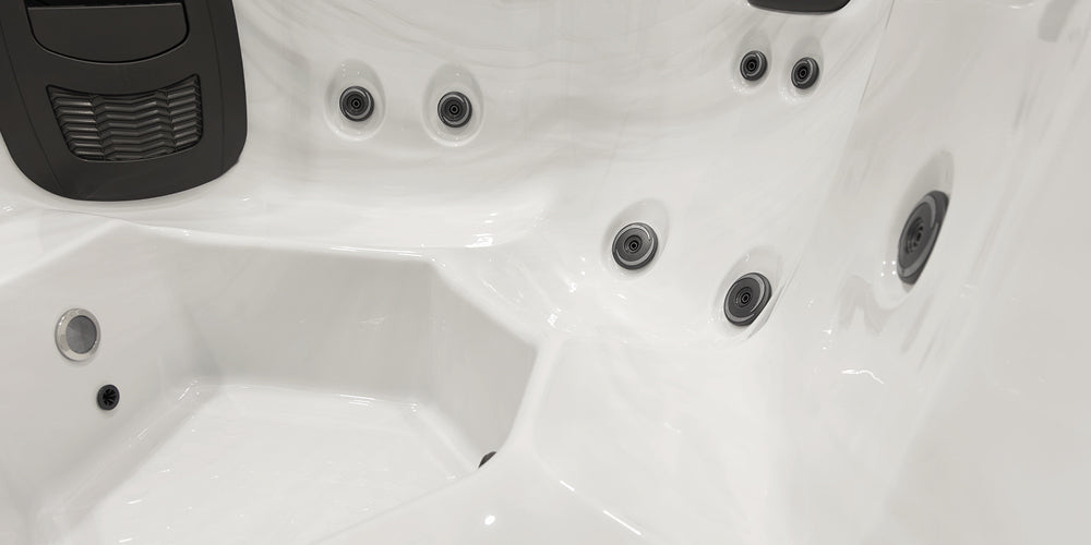New Master Spas LH S7 Hot Tub