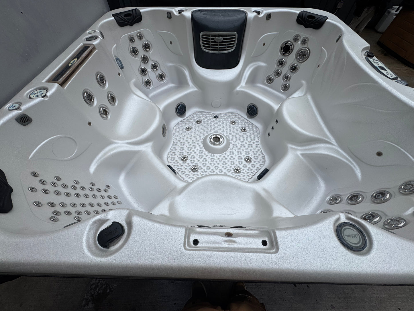 Refurbished Cal Spa 893B