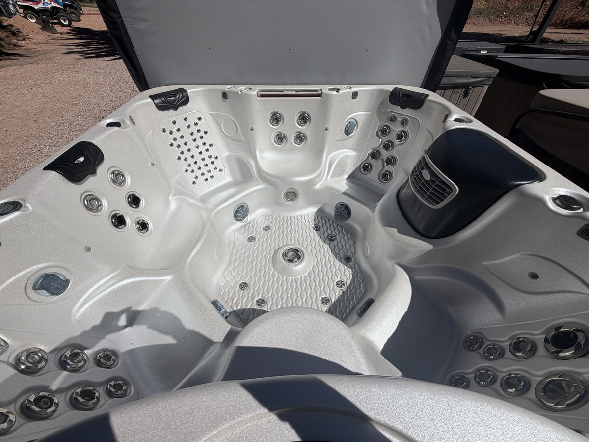 Cal Spa 893B white shell interior with 93 jets