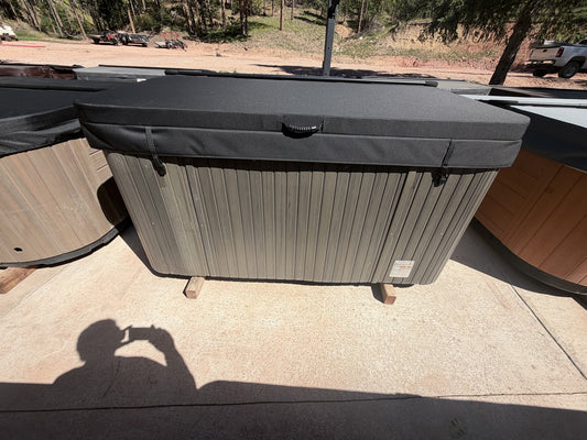 Refurbished Cal Spa Baja hot tub with cover closed