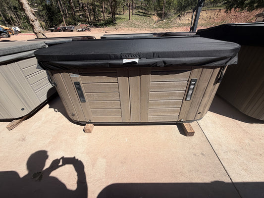 Refurbished Marquis Epic hot tub with cover closed