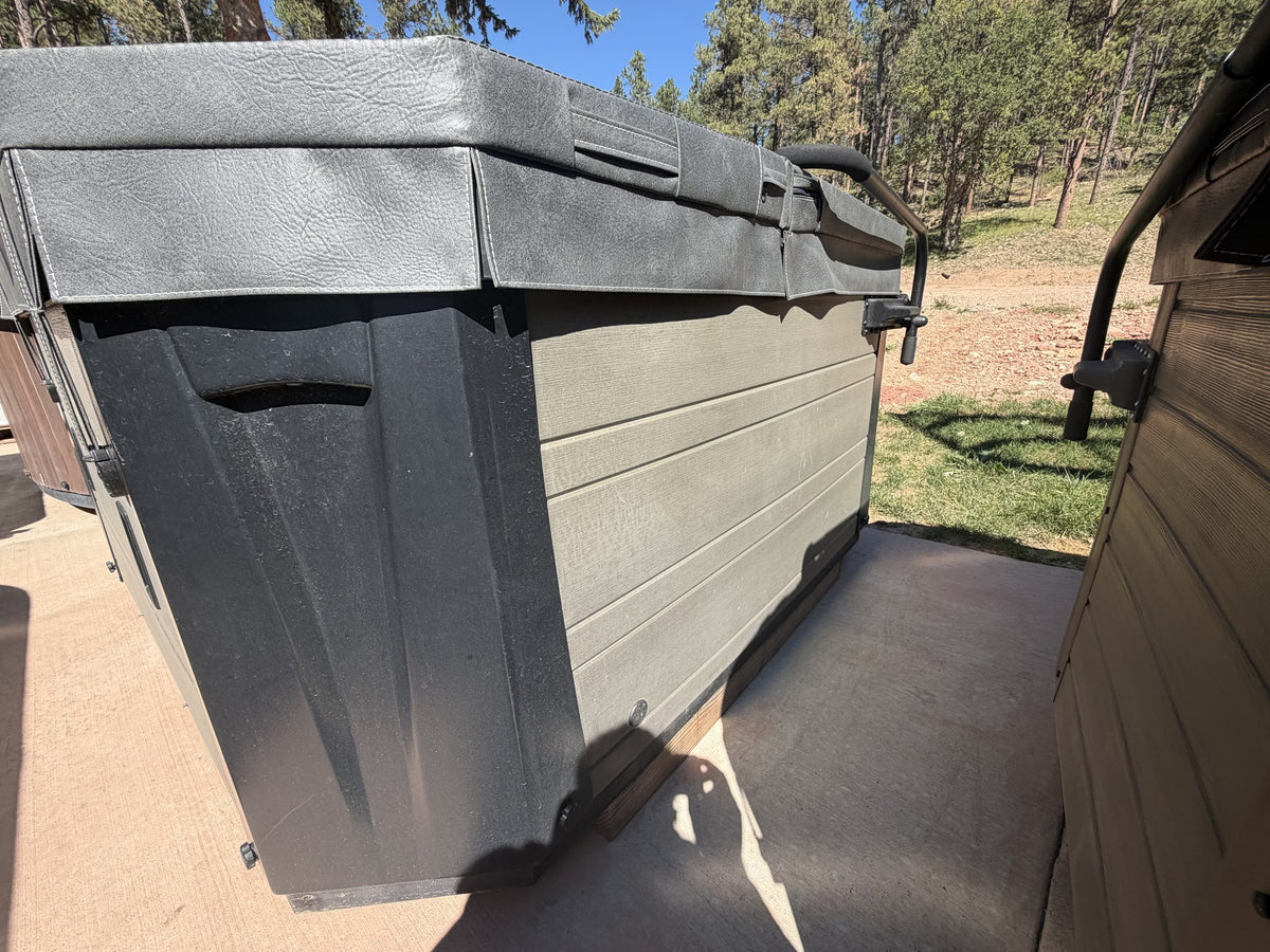 Marquis V77L hot tub cabinet view