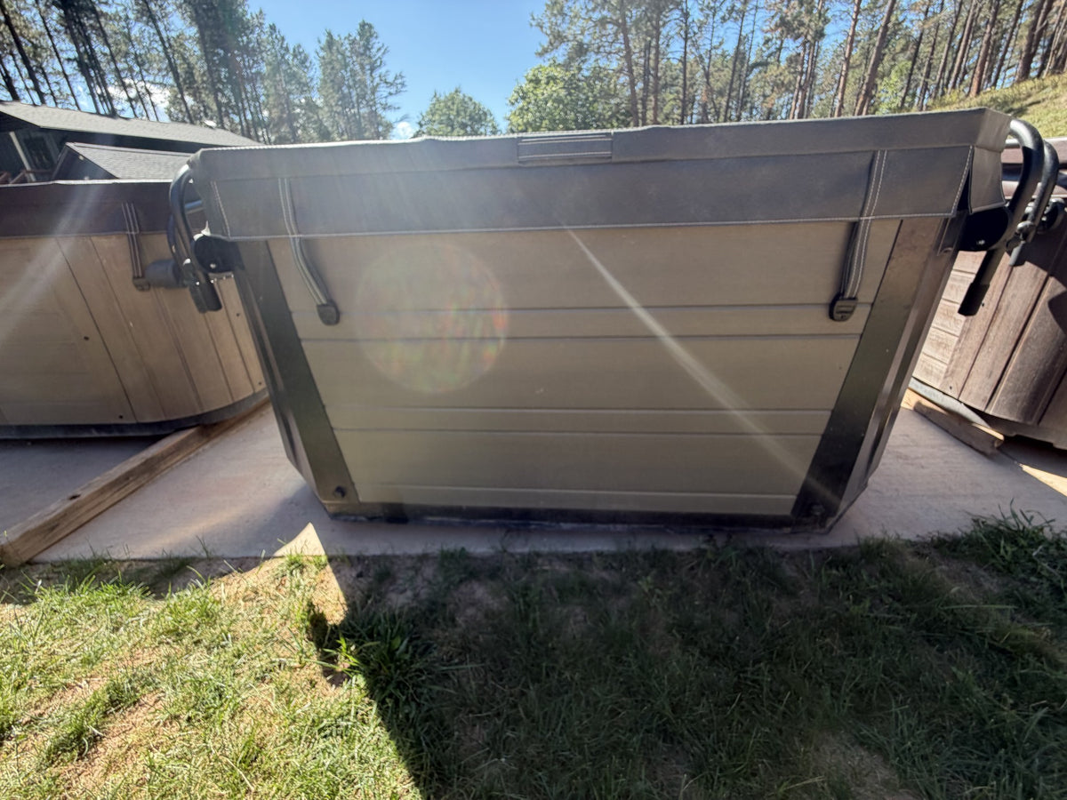 Marquis V77L hot tub side view