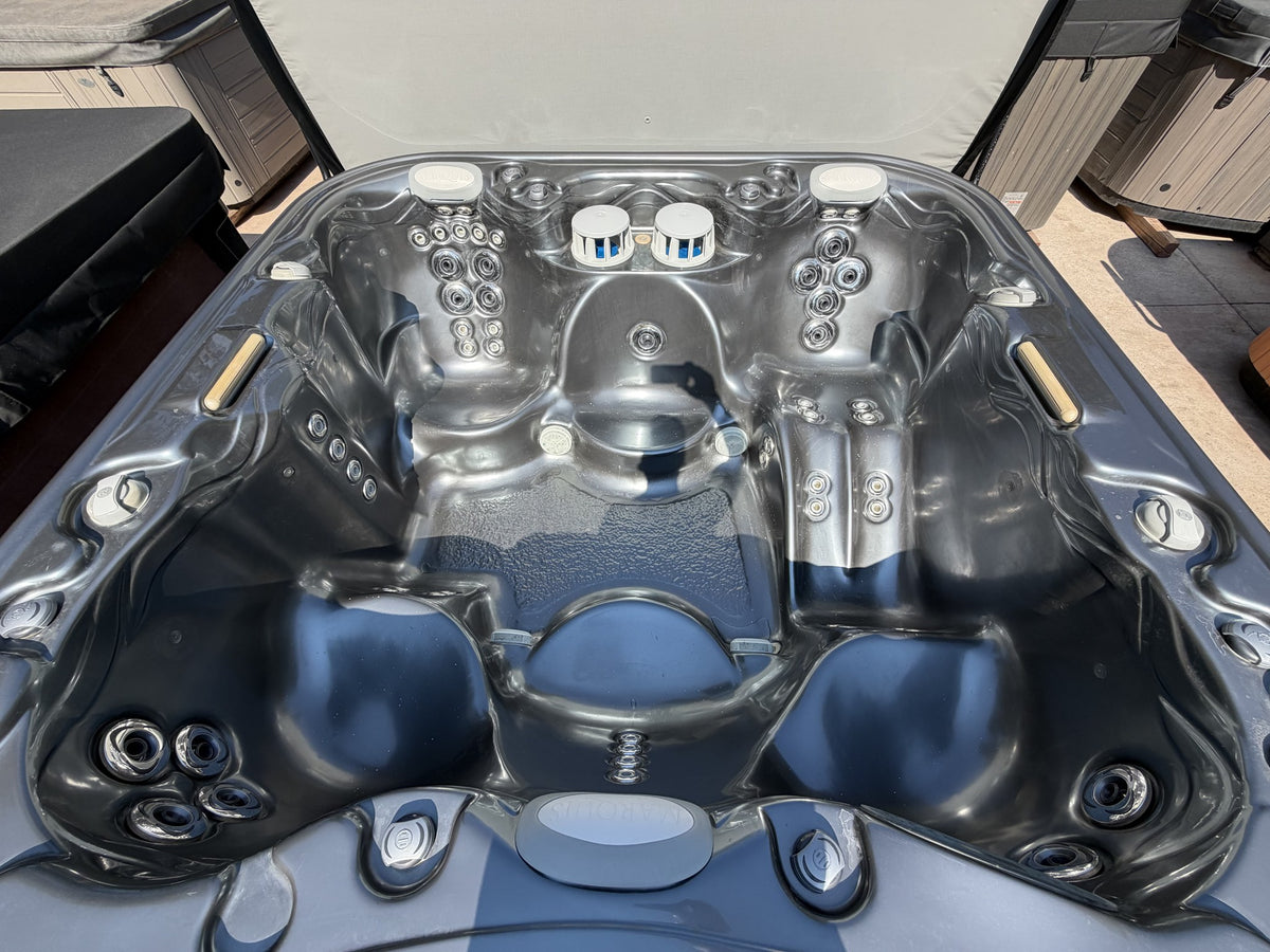 Refurbished Marquis Epic interior showing jets and filters