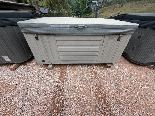 Refurbished Caldera Makena hot tub