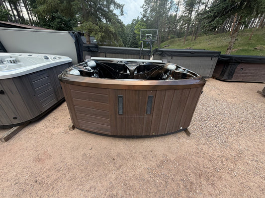 Refurbished 2017 Marquis Spirit hot tub