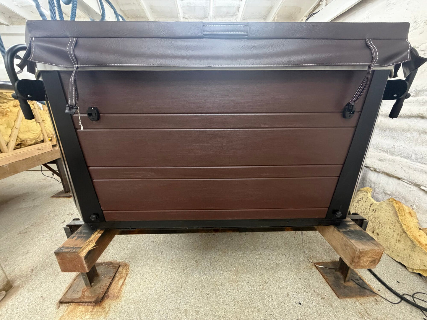 Refurbished 2022 Marquis V77L espresso cabinet
